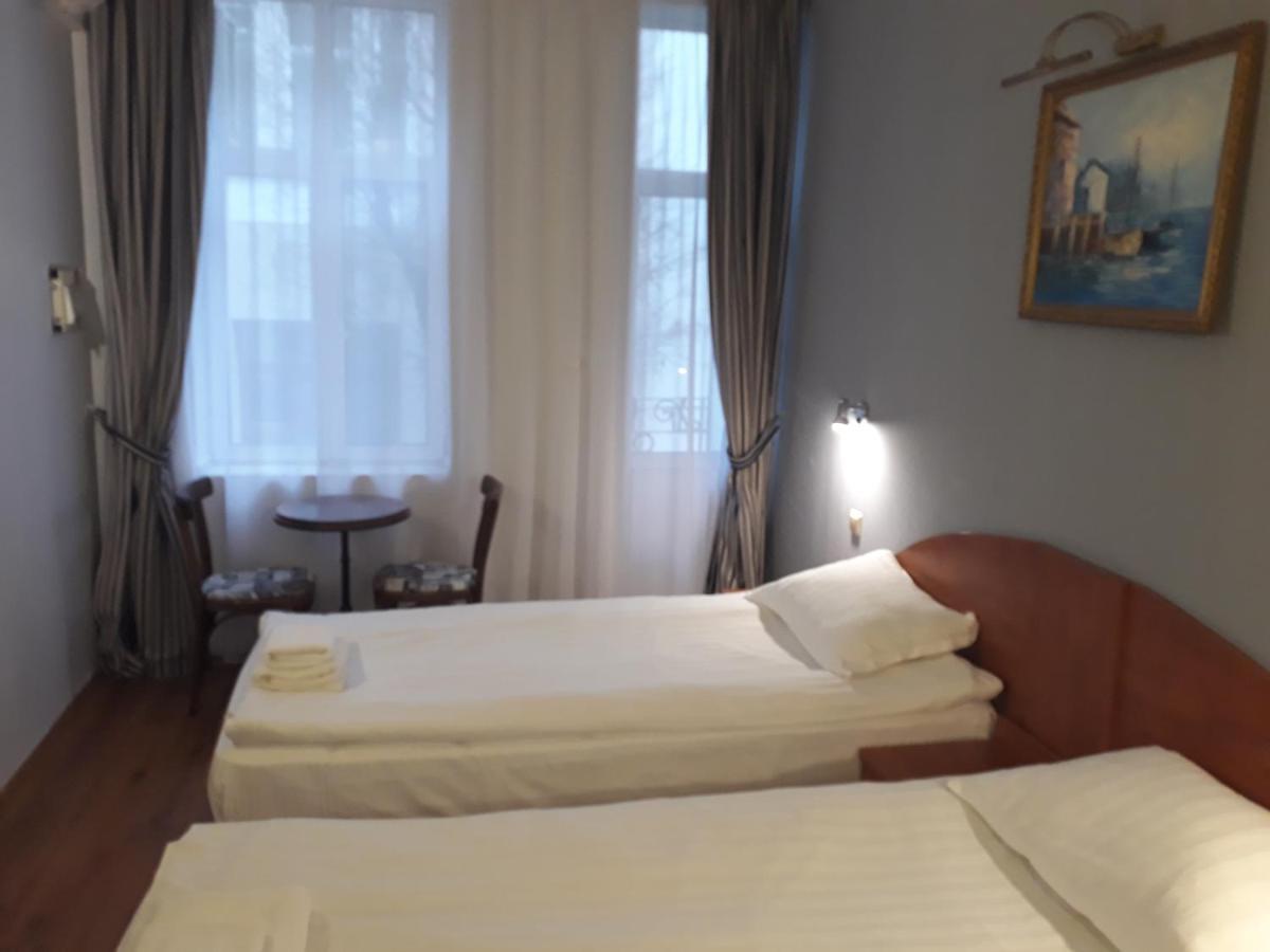 Three Dolphins Hotel With Rooftop Terracе Варна Номер фото