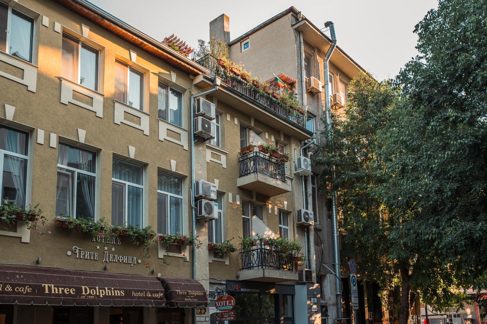 Three Dolphins Hotel With Rooftop Terracе Варна Экстерьер фото