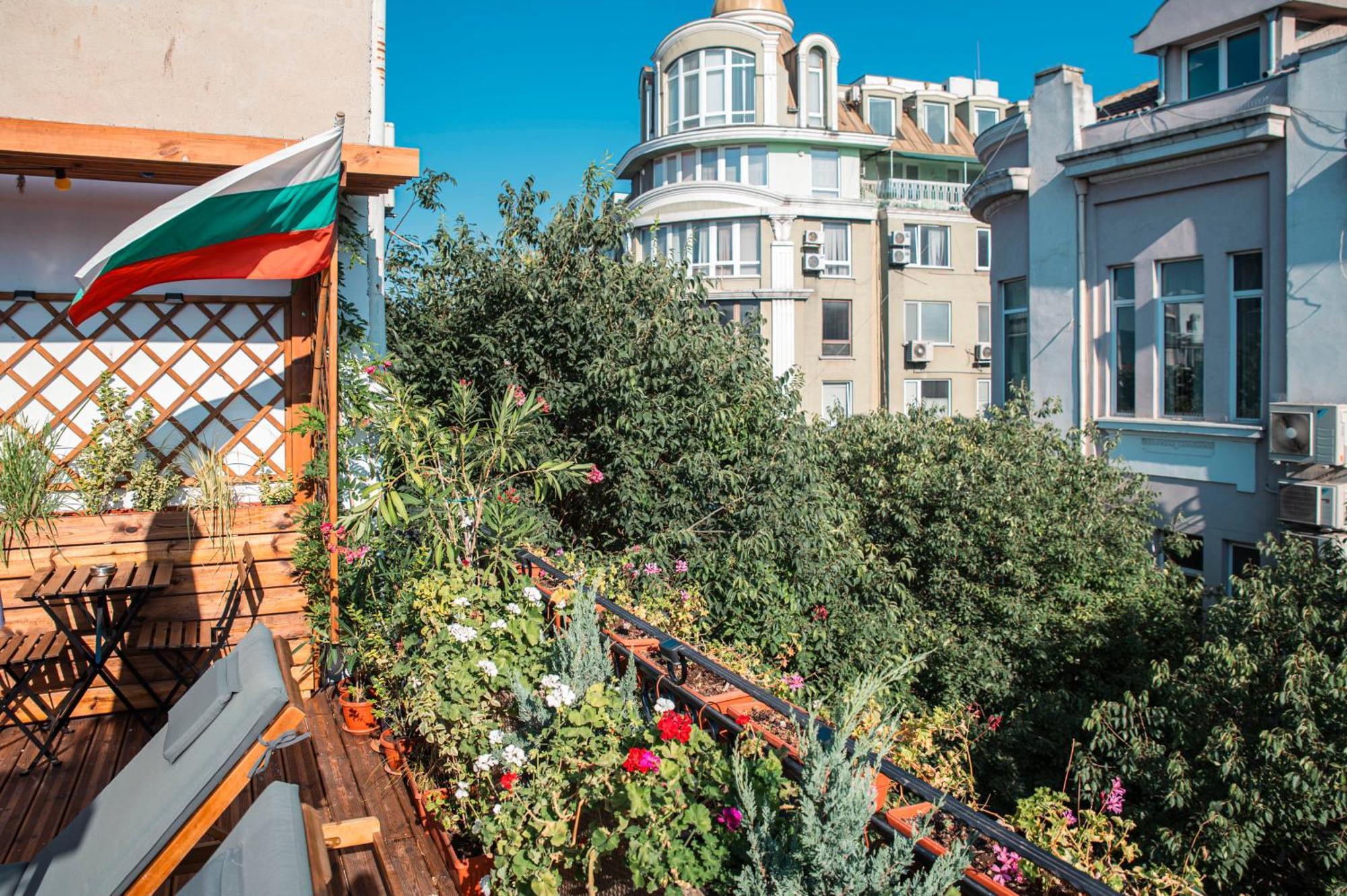 Three Dolphins Hotel With Rooftop Terracе Варна Экстерьер фото